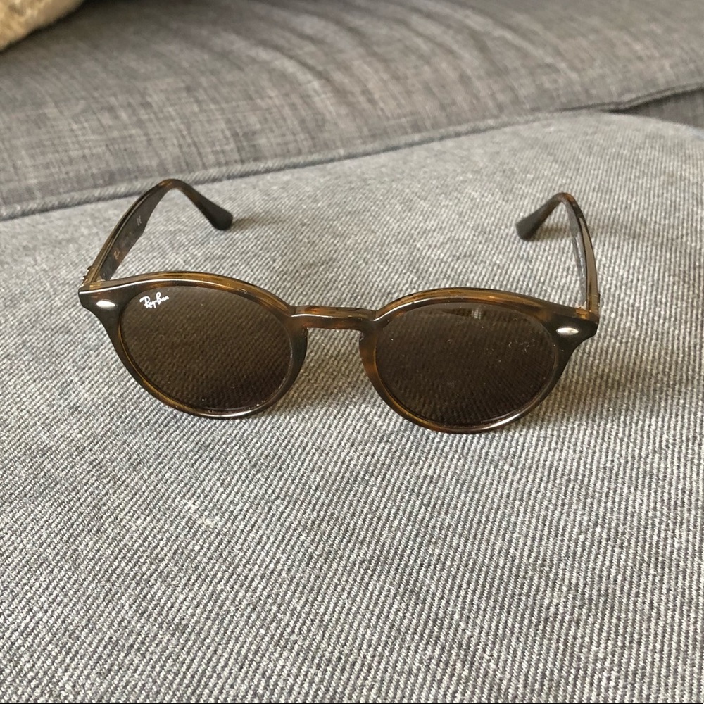 Ray Ban sunglasses tortious color women’s